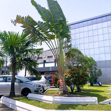 Hotel Vallée Des Princes Douala Exterior foto