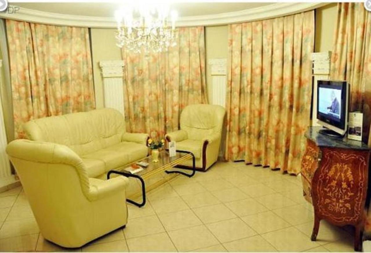 Hotel Vallée Des Princes Douala Exterior foto