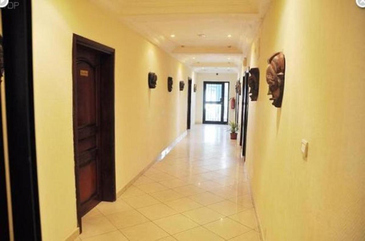 Hotel Vallée Des Princes Douala Exterior foto