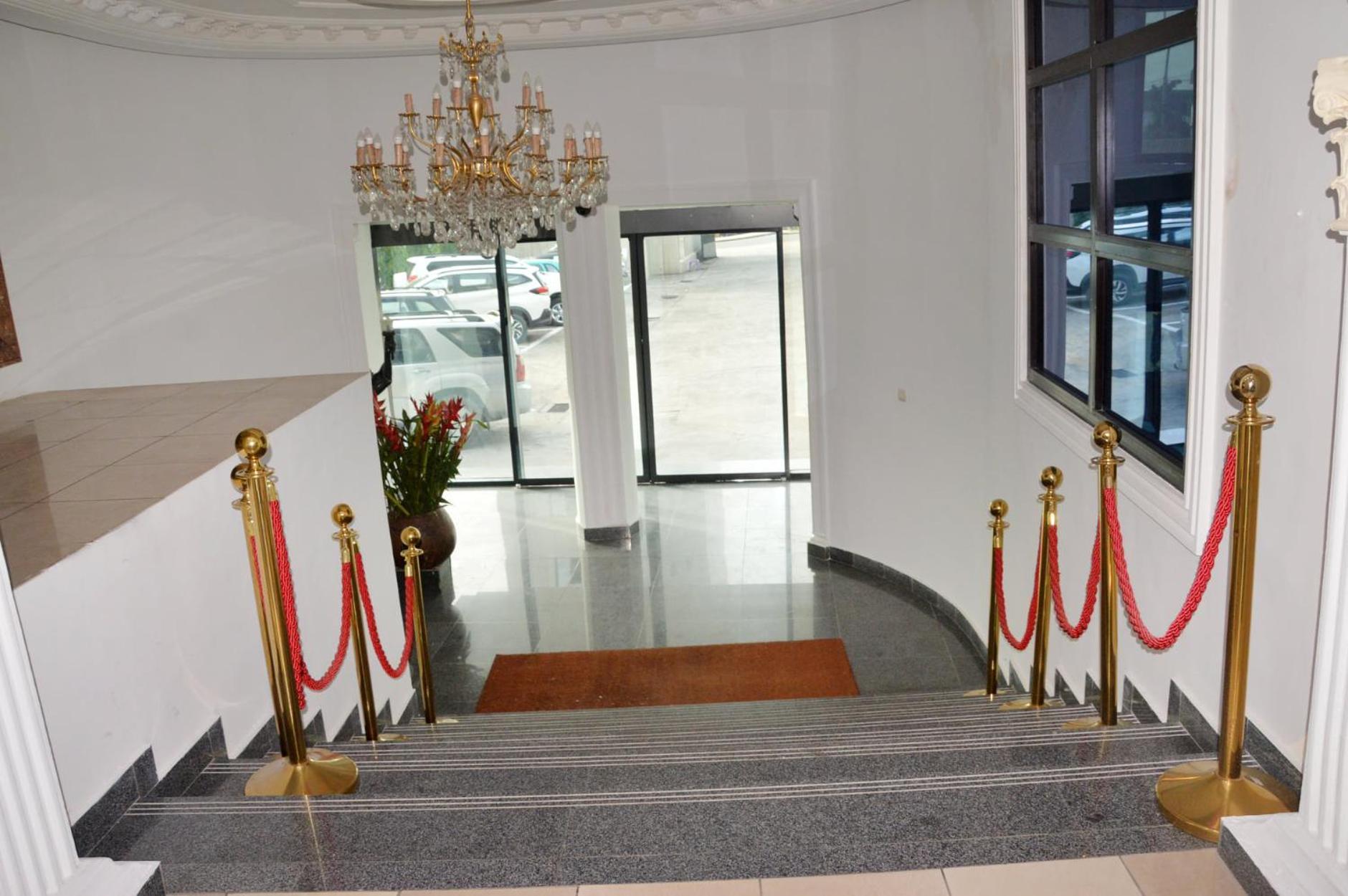 Hotel Vallée Des Princes Douala Exterior foto
