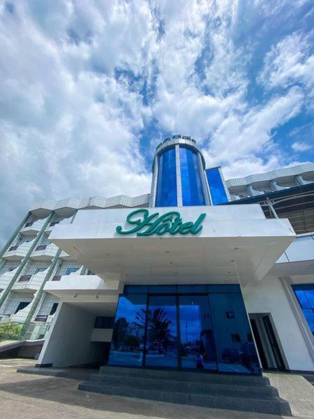 Hotel Vallée Des Princes Douala Exterior foto